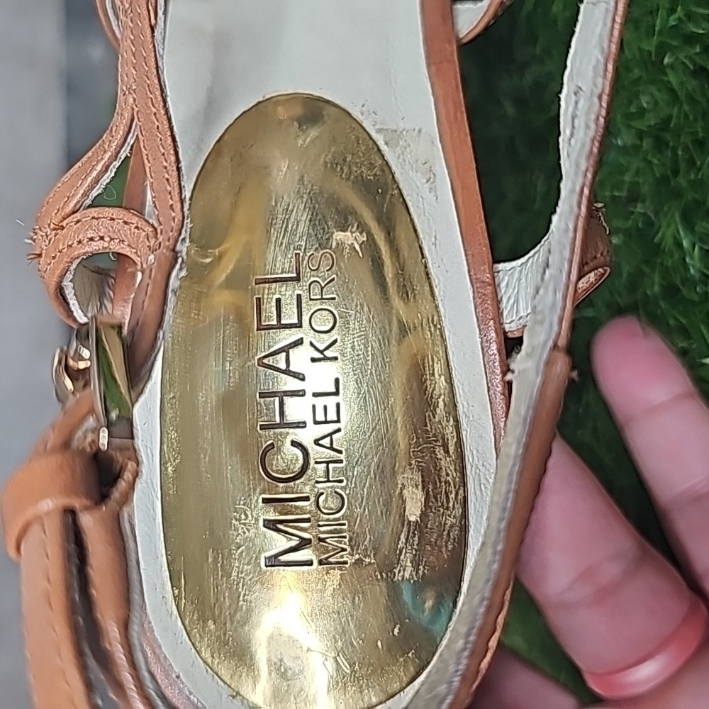 New MICHAEL Michael Kors Camel Tan Strappy Sandals | 10 - Picture 11 of 11